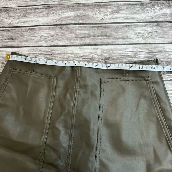 H&M Women's Vegan Faux Leather Mini Skirt Dark Mossy Army Olive Green 8 Pockets - Picture 13 of 14